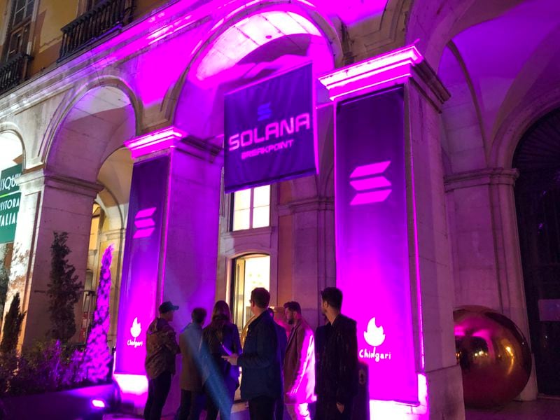 Solana (SOL) Rallies Past $100, Continuing Torrid Month