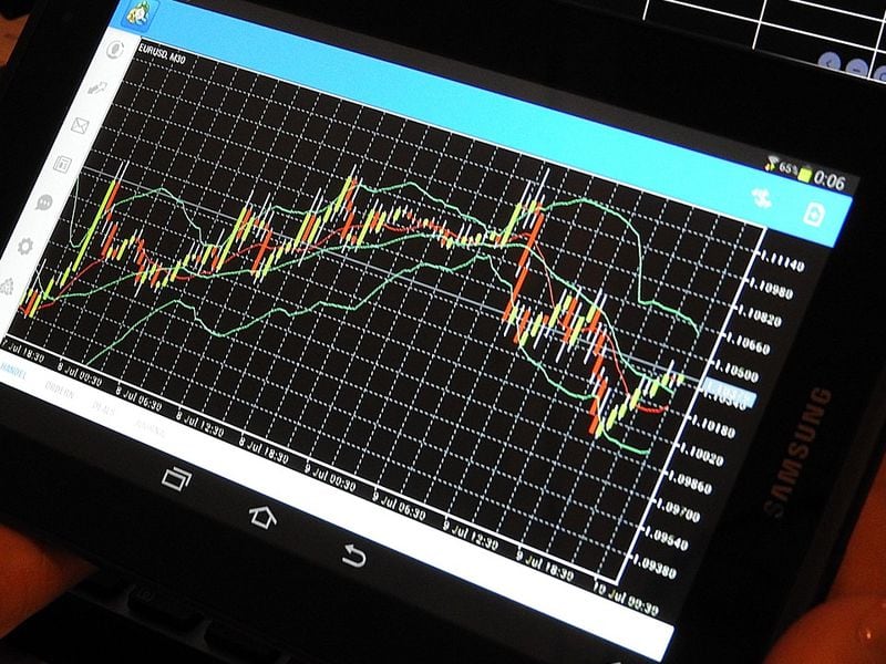 Chiliz, Klaytn Tokens Surge Over 10% on M&A Hopes, Bitcoin Listless