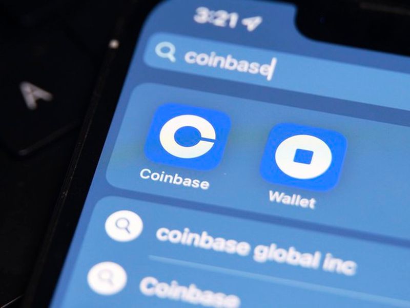 Bitcoin ETFs Pose Risk for Coinbase Stock, Leverage Shares Says