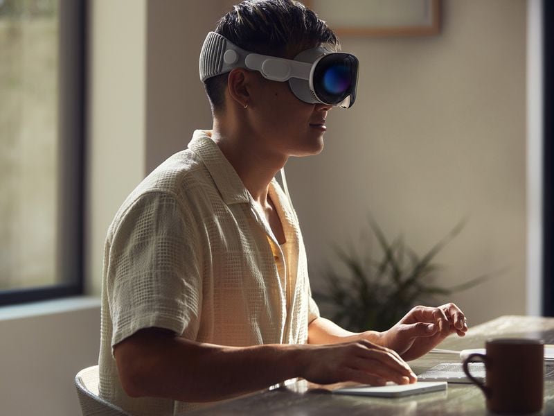 Apple’s ‘Vision Pro’ Set to Get First Crypto-Focused Metaverse App From Victoria VR