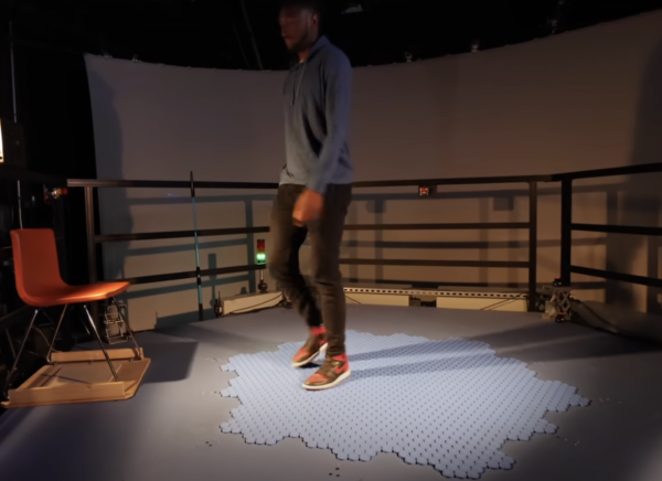 ​體感元宇宙！迪士尼實驗室黑科技：全方位 VR 地板 HoloTile