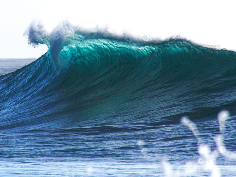 The cryptocurrency markets are facing pressure due to the imminent unlocking of $2 billion worth of altcoin tokens and the distribution of $11 billion worth of Bitcoin.