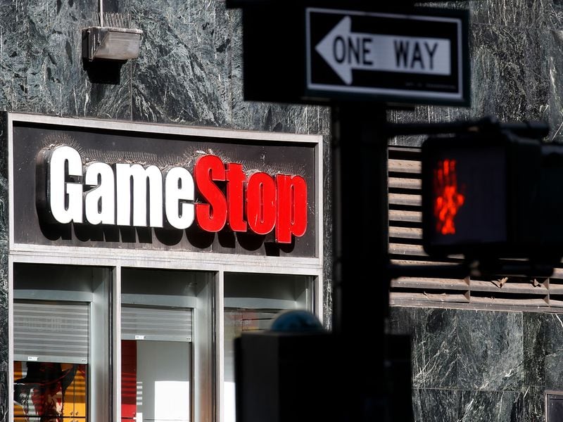 Solana Meme Coins, GameStop Stock Rocket as ‘Roaring Kitty’ Returns on X