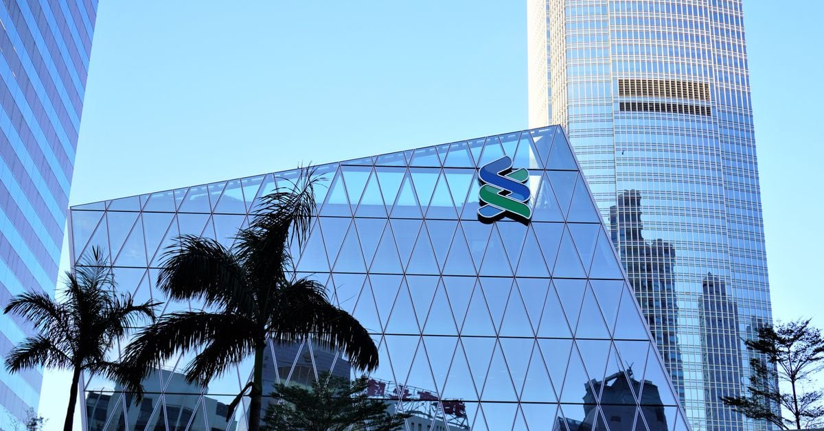 Standard Chartered Is Building a Spot BTC, ETH Trading Desk