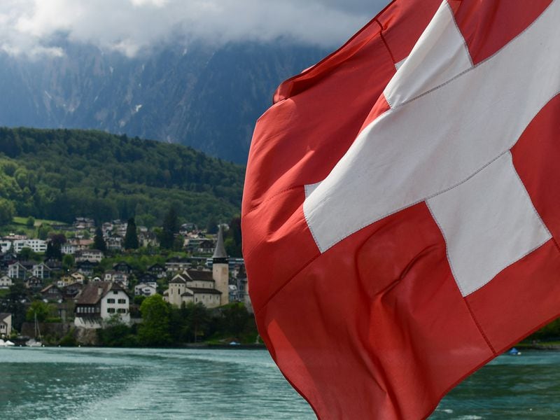 Stablecoin Default Guarantees Pose Risks to the Issuing Banks, Swiss Regulator Says