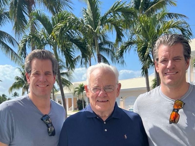 Winklevoss Twins’ Father Donates $4M Bitcoin to School Teaching Theory That Inspired Satoshi