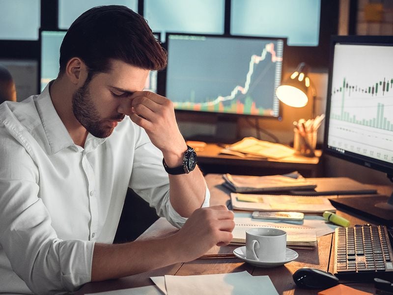 Crypto Traders Remain Cautious About Downside Risks in Bitcoin, Ether; SOL Stands Out