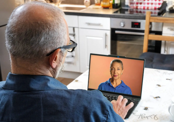 ​Lenovo 研發 3D 虛擬看護與人工智慧方案陪伴失智症患者