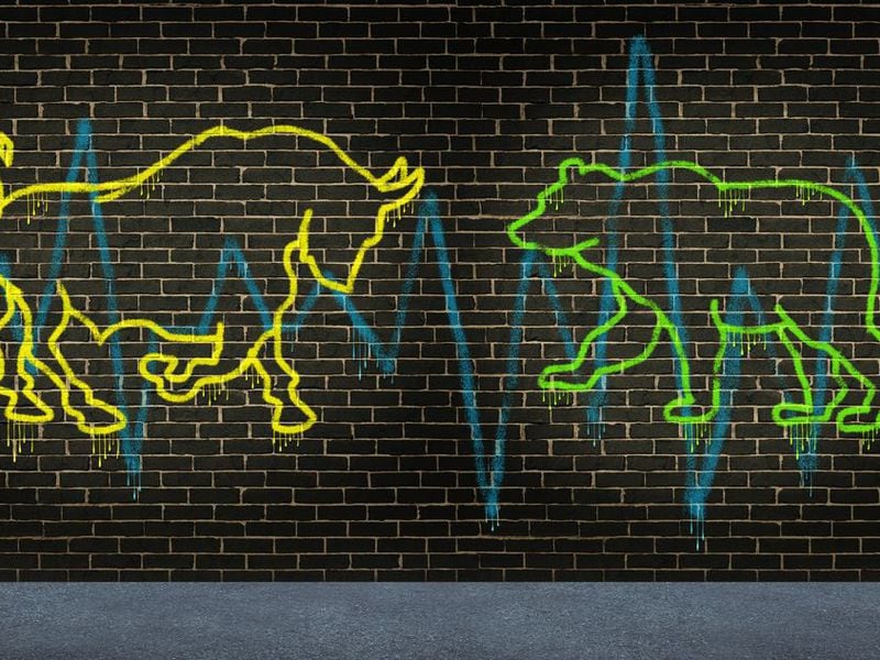 Frenzy Alert: JPMorgan’s Bitcoin Retail Sentiment Score Hits Record High, MSTR’s Call Skew Soars