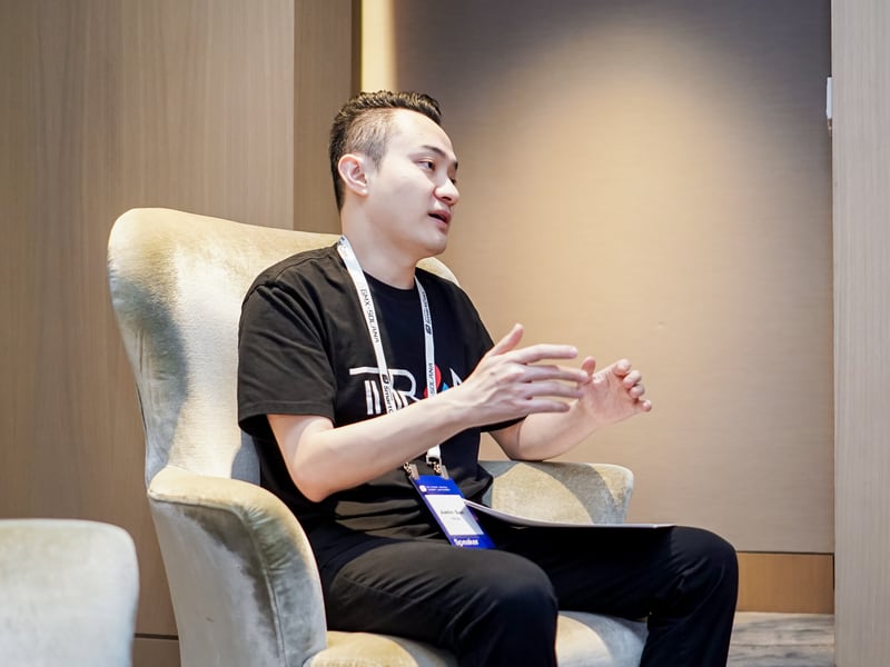 Justin Sun Wants More TradFi on Tron, Dogs Over Cats for Memecoins