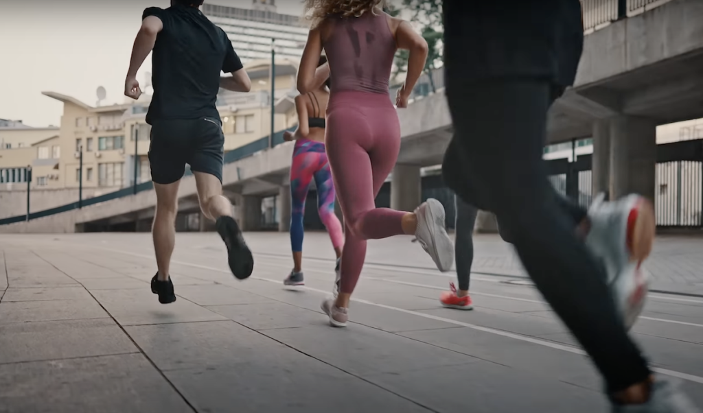 ​美國瑜珈褲經濟快速成長：Vuori 獲得軟銀投資、欲挑戰 Lululemon 市場地位