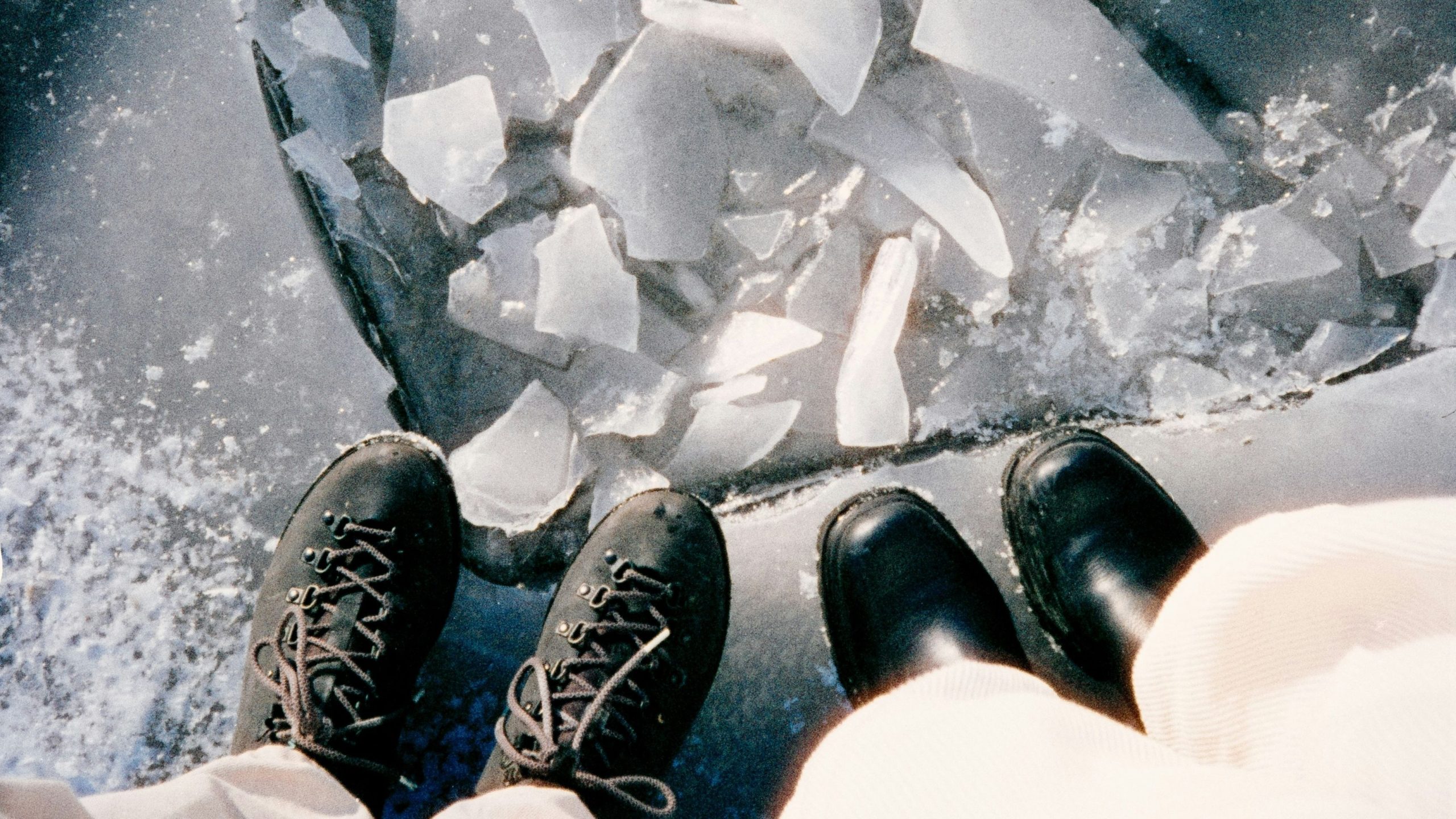 Bitcoin Slides Below $87K to 3-Month Low as Nasdaq Futures Dip, Yen Sparks Risk-Off Fears