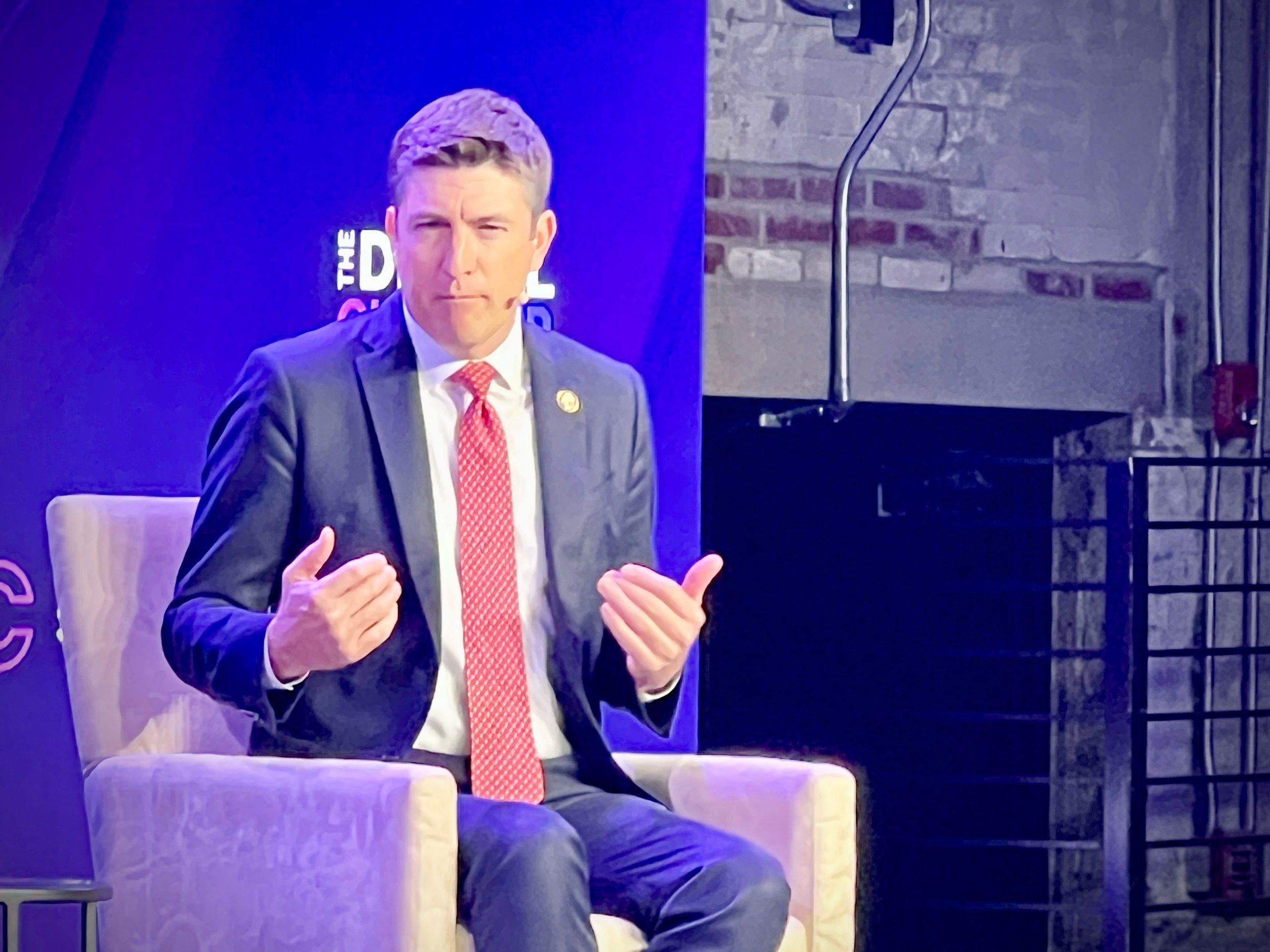 U.S. House Stablecoin Bill Poised to Go Public, Lawmaker Atop Crypto Panel Says