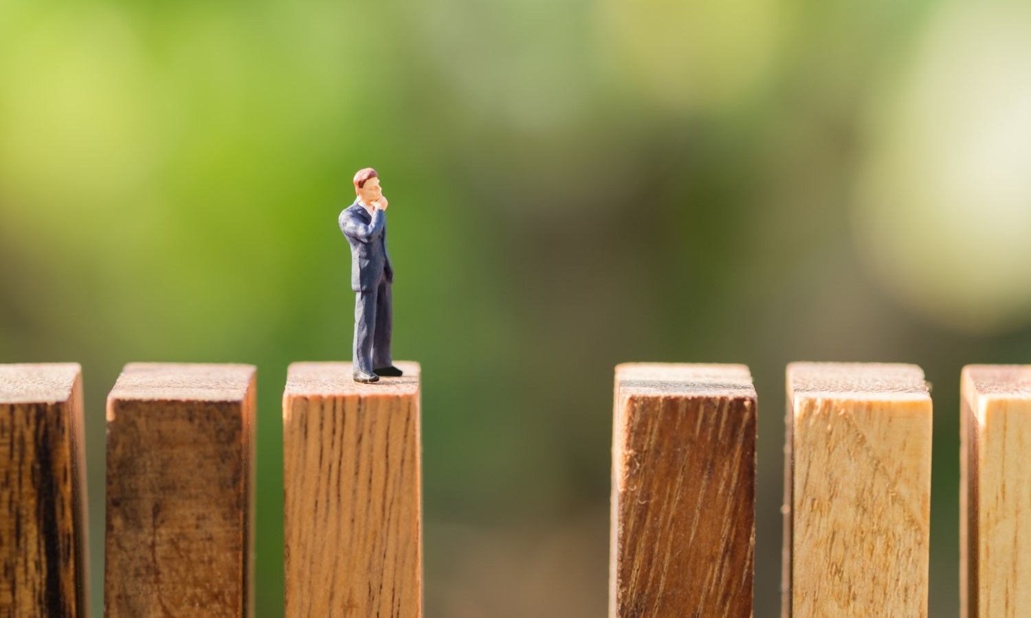 XRP, ADA, DOGE Tokens Drop Below Critical Price Supports Amid ‘Economic Nuclear War’