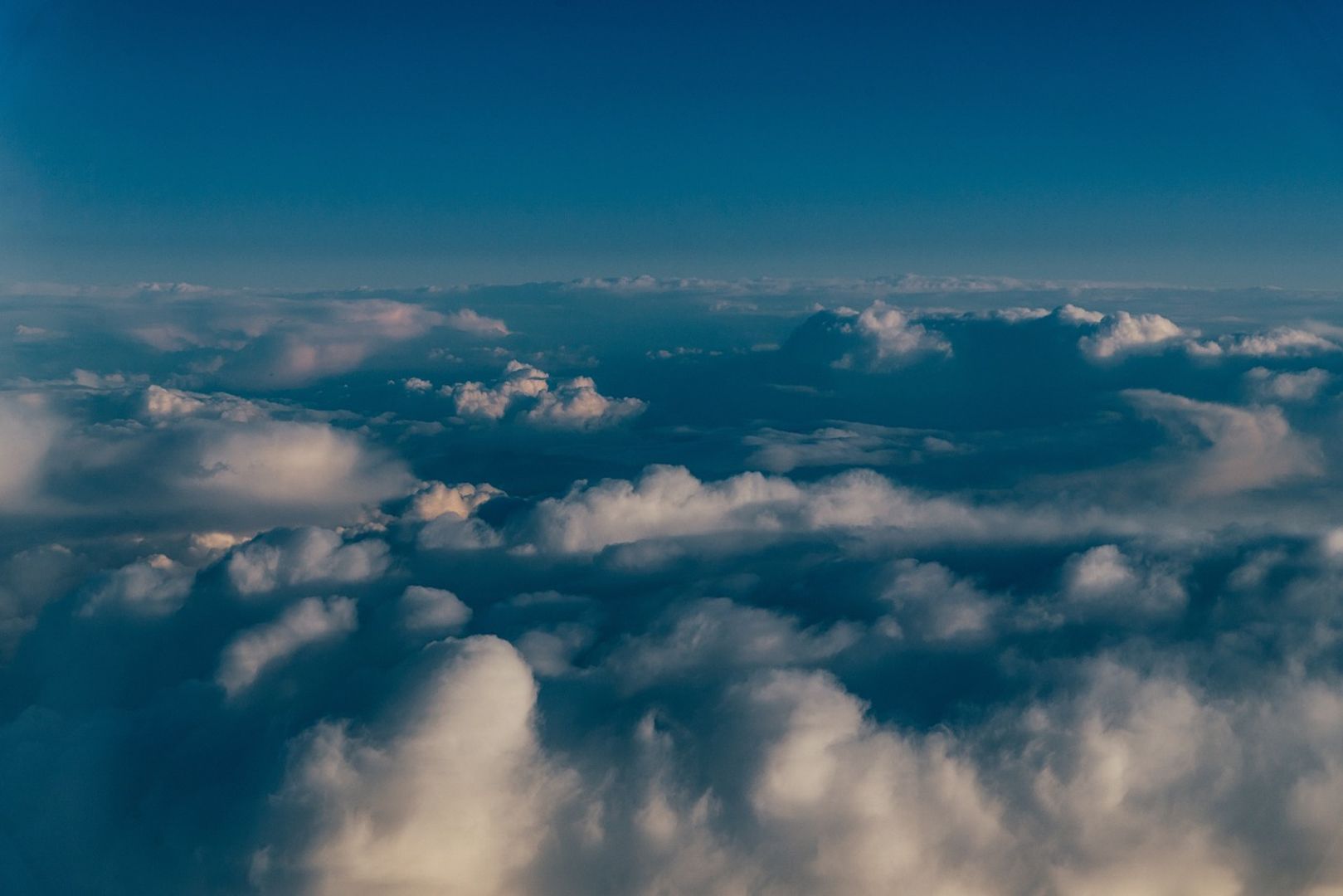 Bitcoin Breaches ‘Ichimoku Cloud’ to Flash Bullish Signal While Altcoins Lag: Technical Analysis