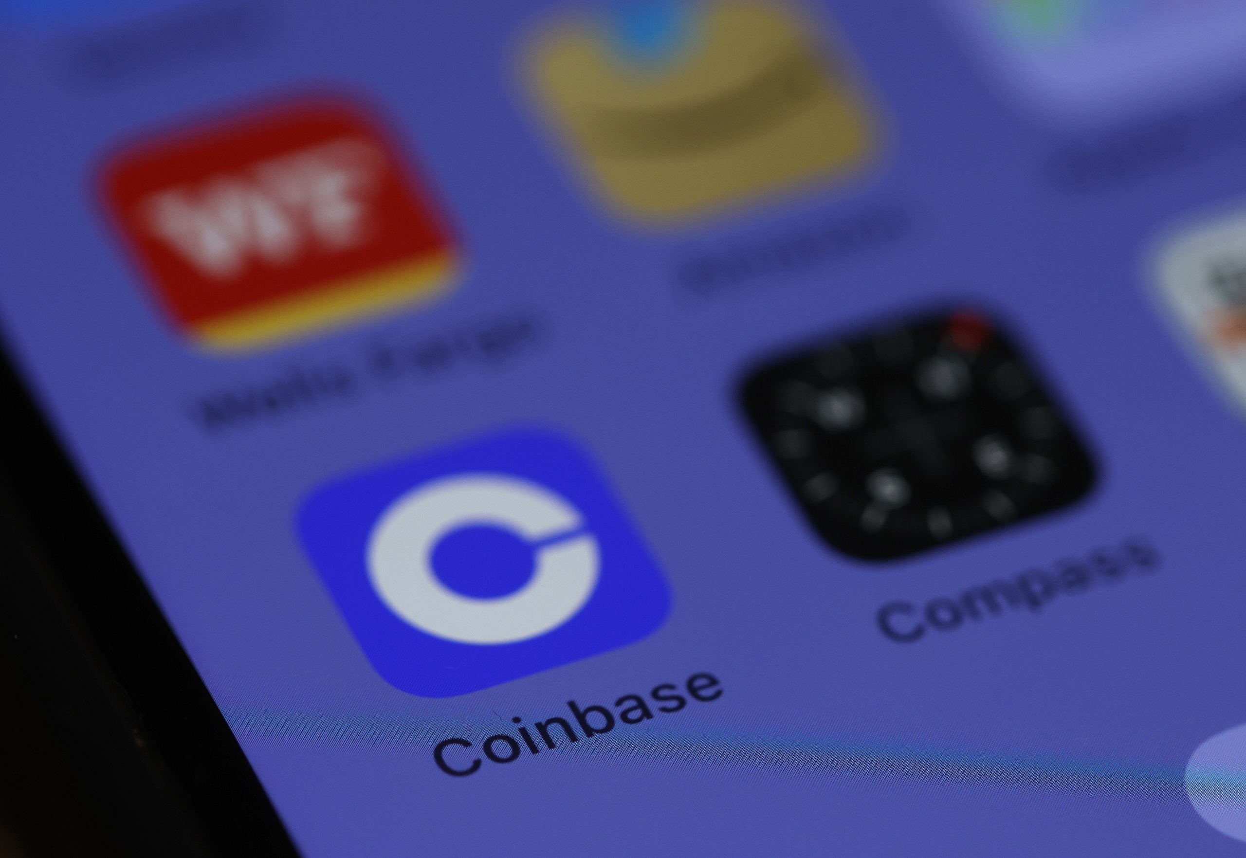 Coinbase Revenue, Trading Outlook Hit by Tariff Tensions: Oppenheimer