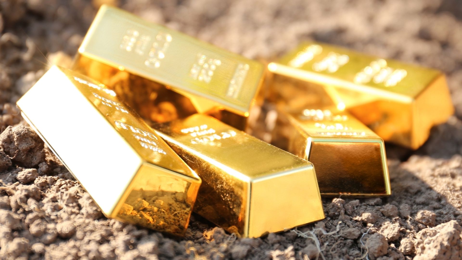 Gold Continues Correcting and That Might Be Good for Bitcoin