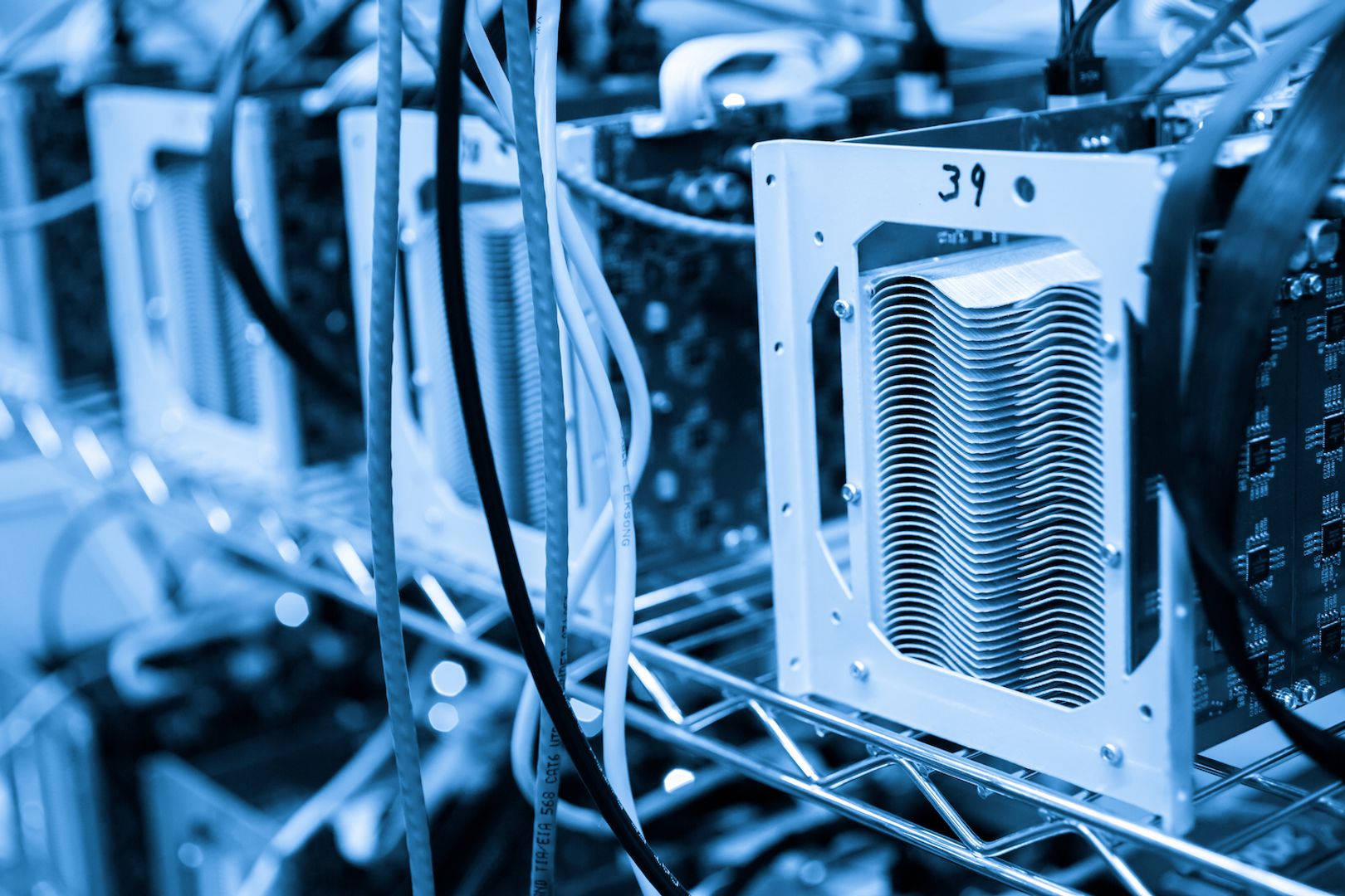 Riot Platforms Boosts Bitcoin Output to 514 BTC as Hashrate and Expansion Plans Ramp Higher