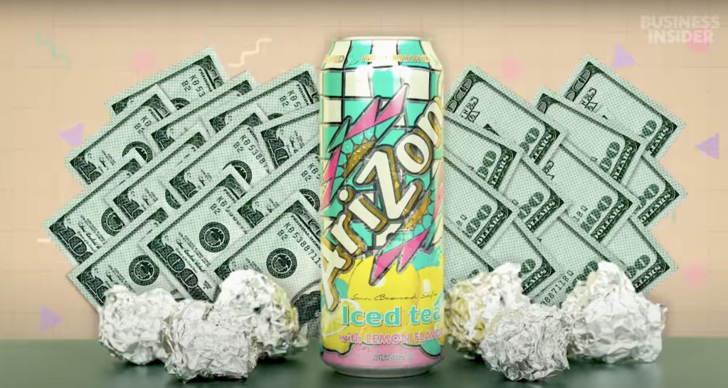 32 年堅持不漲價,Arizona 冰茶只賣九毛九 如何抵抗通膨依然賺錢