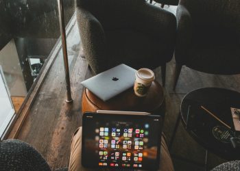 台積電工程師在星巴克偷拍國家級機密，高知識分子犯罪背後可能心理動機為何？ 