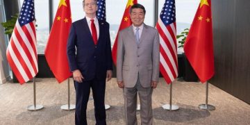 美財長:已暫緩 100% 關稅,達成實質框架為川習會鋪路