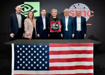 NVIDIA與台積電慶祝首款美國製造Blackwell晶圓誕生、推動AI新工業革命 