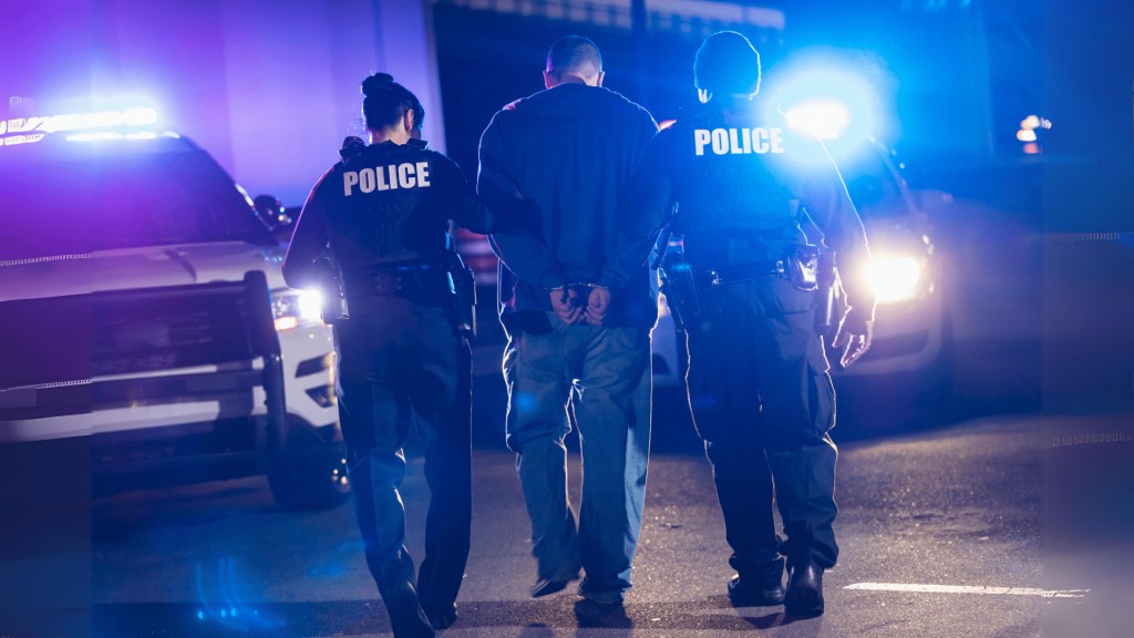 兩名中國男子在香港遭指控強姦，台灣人怒訴：已是性騷擾累犯！曝來自同一幣圈媒體 