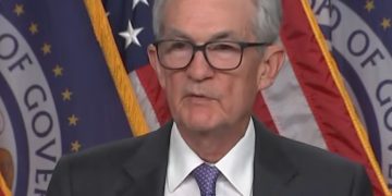 聯準會如期「鷹式降息」，內部分歧擴大、2026年僅預期再降一次 