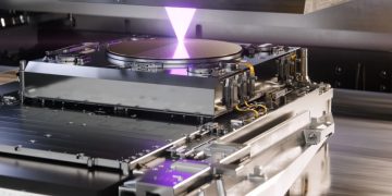 造光者 ASML 未來藍圖曝光!一窺執行長 Fouquet 的全球戰略視角