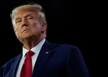 或受川普對歐洲關稅戰影響，美股休市後首交易日，科技股盤前全面走跌 