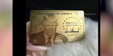 饒舌樂天后 Nicki Minaj 曬金卡疑似靠捐贈百萬美元拿到美國籍 