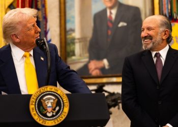 法院推翻川普關稅，商務部長家族靠「退稅權交易」暗中賺進數億美元？ 