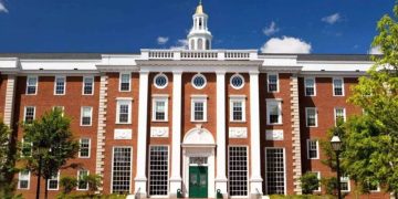 ETH 後市可期？哈佛大學校務基金減持比特幣 ETF，換倉買入以太幣 