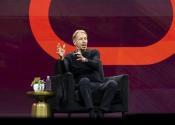 AI 泡沫誰先倒？甲骨文 (ORCL) CapEx 失控、美國系銀行傳停止放款 