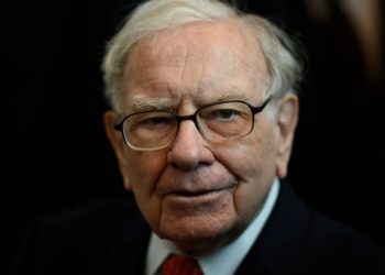 巴菲特最後一季執掌波克夏！大砍蘋果與美銀，押注能源與保險股 