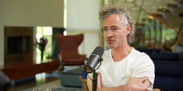 AI 時代誰能生存？Palantir 執行長點名兩種人：藍領工人和 ADHD 患者 